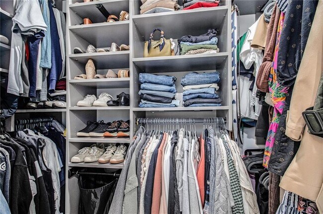 Building Photo - 395 Pratt Dr SE