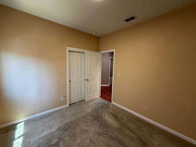Building Photo - Beautiful Home in Cresleigh Ranch Village