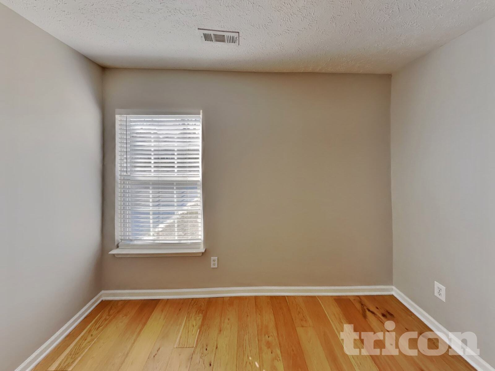 Building Photo - 4021 Deer Run Trce