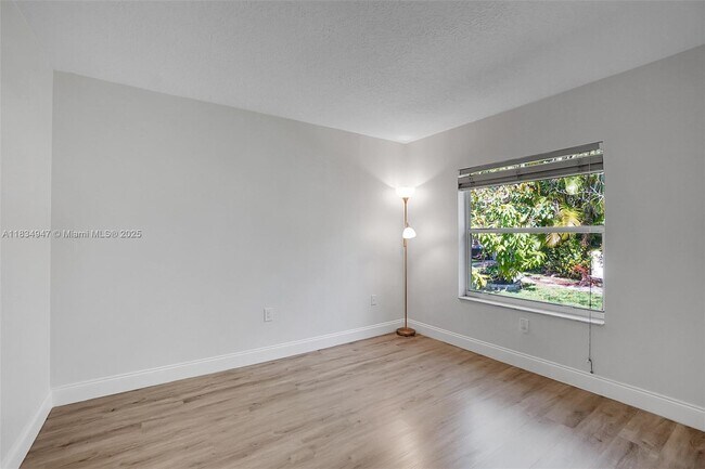Building Photo - 1574 NW 103rd Terrace