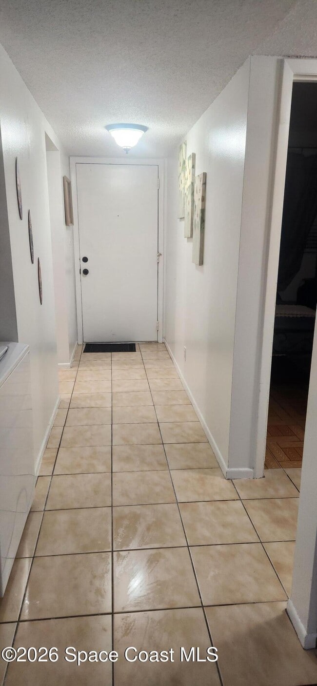 Building Photo - 520 Palm Springs Blvd