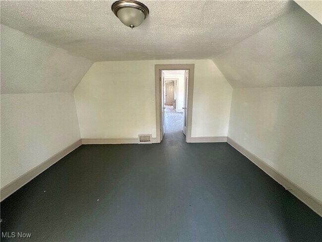 Building Photo - 3540 E 154th St