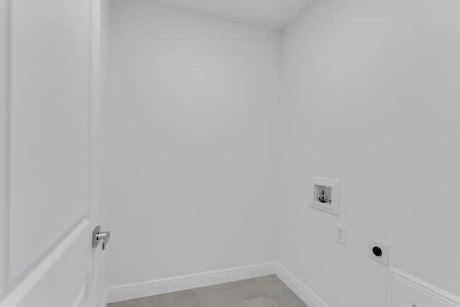 Building Photo - 5224 29th St SW