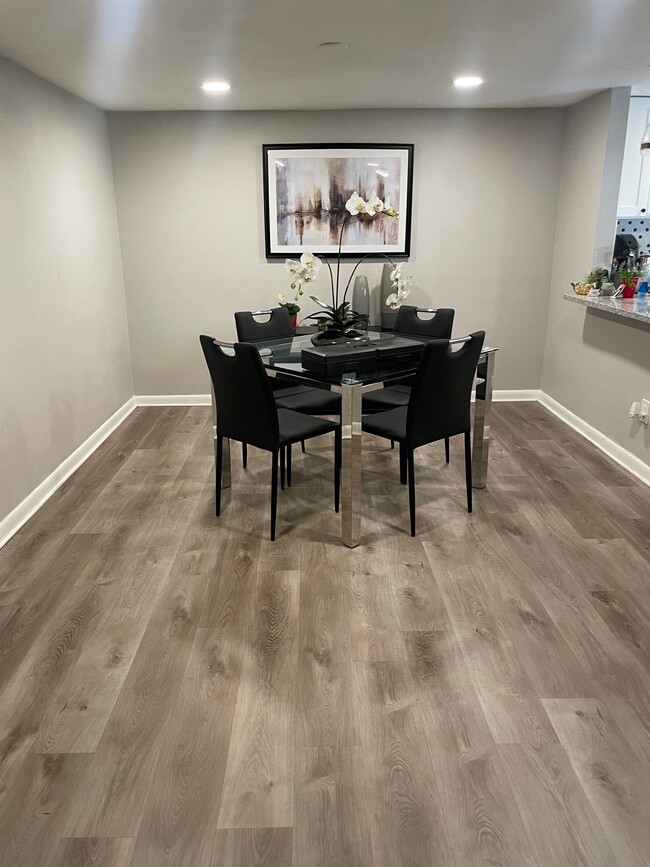 Dining Area - 4813 Puritan Cir