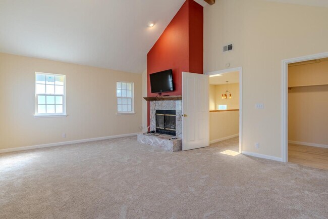 Building Photo - 350 6th St