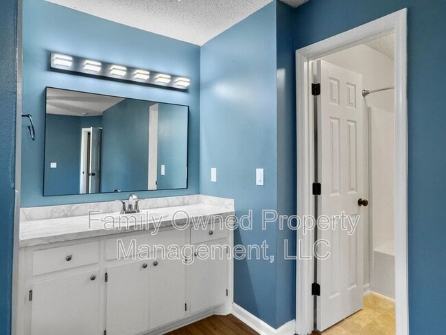 Building Photo - 145 Wilton St
