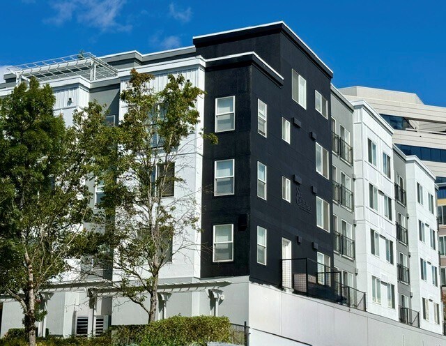 Building Photo - Sir Gallahad Apartment Homes