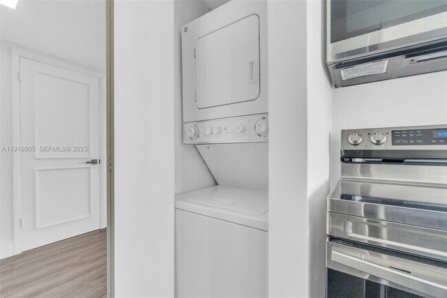 Building Photo - 3589 S Ocean Blvd