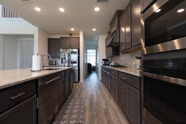 Building Photo - 2332 Giona Pl