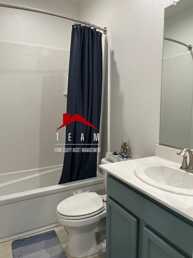 Building Photo - Great single story home with solar