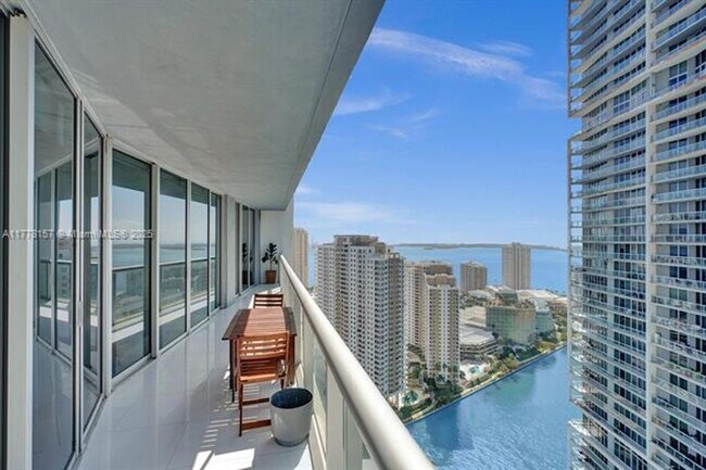 Building Photo - 475 Brickell Ave