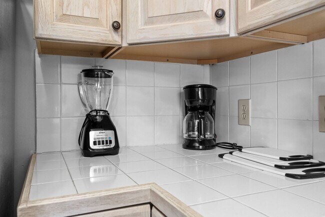Building Photo - All Inclusive Winter Rental Single Family ...