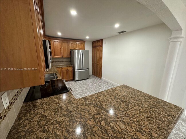 Building Photo - 15640 SW 102nd Pl