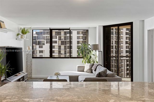 Building Photo - 540 Brickell Key Dr