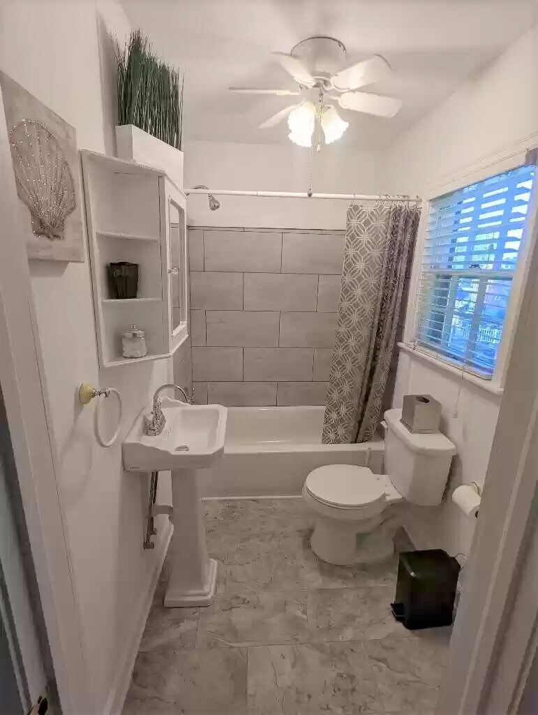 remodeled bathroom - 1404 29th St