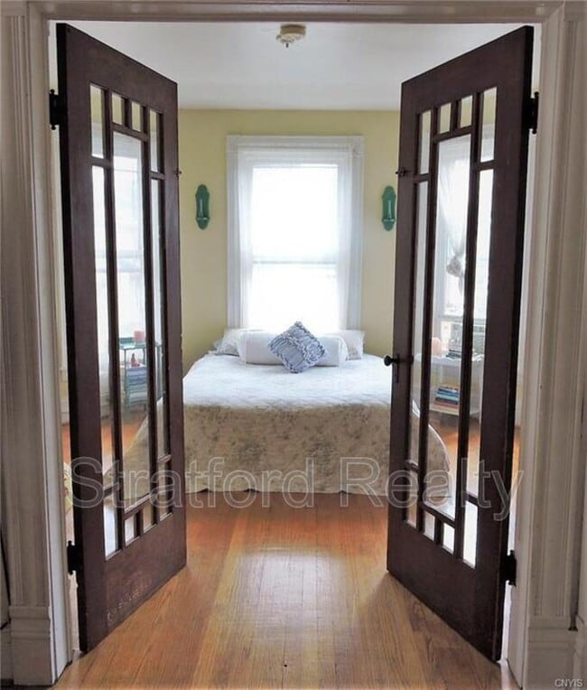 Building Photo - 422-24 Whittier Ave