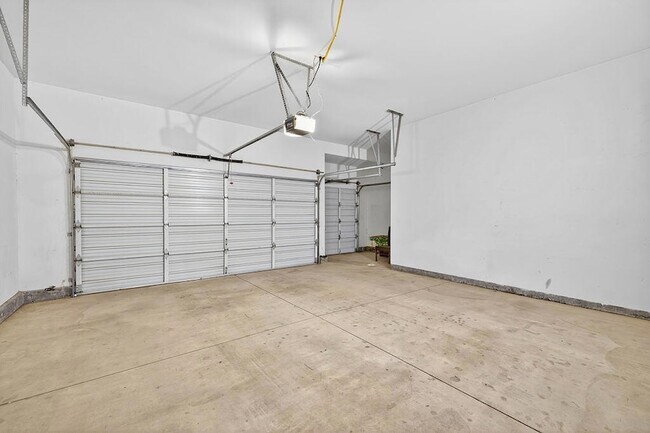 Building Photo - 83 N Kavenish Dr