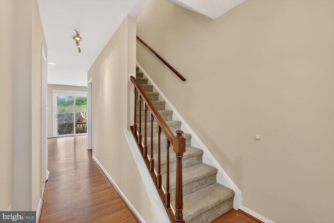 Building Photo - 6427 Old Scotts Ct