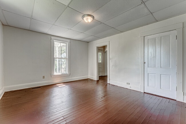 Building Photo - 975 Dorsey Ave