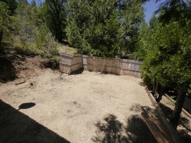 Building Photo - 1601 Lily Valley Way