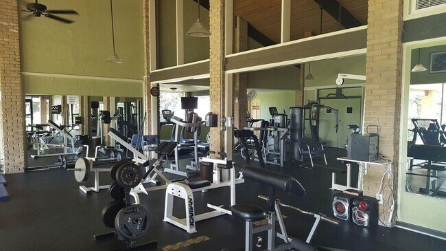 Building Photo - 539 Venture Blvd S