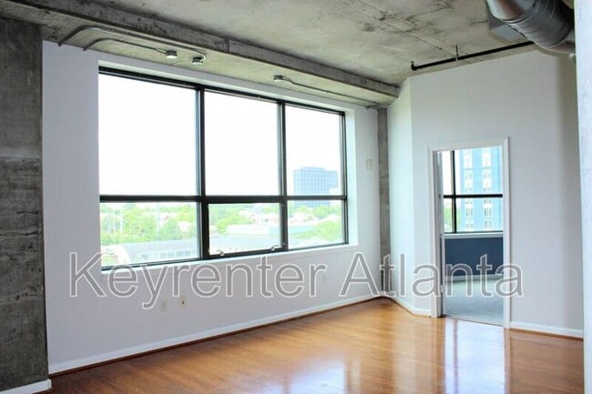 Building Photo - 115 W Peachtree Pl NW