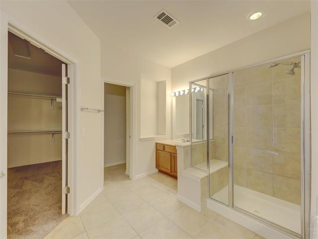 Building Photo - 1041 Crystal Lake Dr