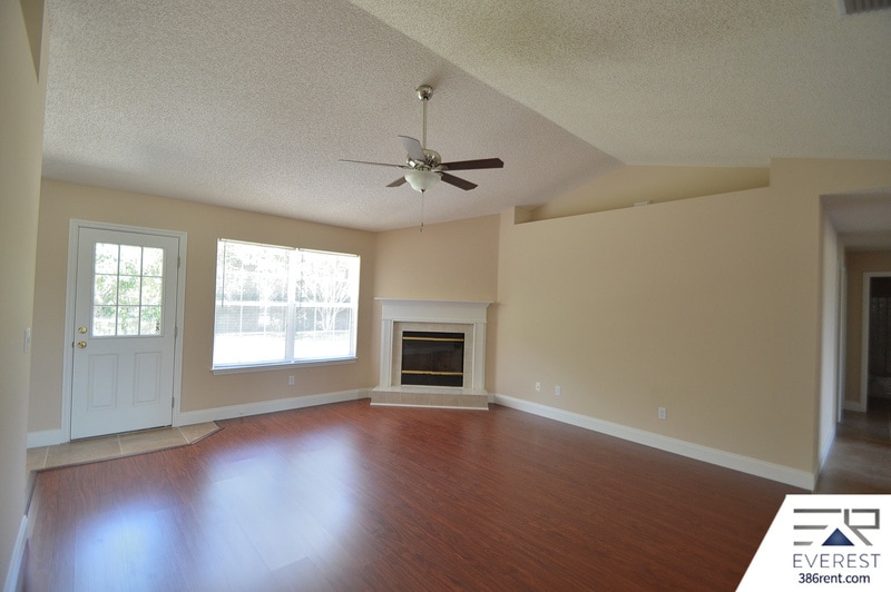 Building Photo - 30 Lancelot Dr