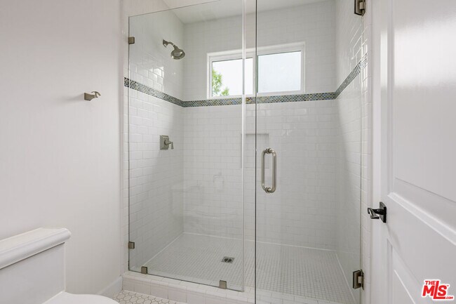 Building Photo - 2627 Castle Heights Pl