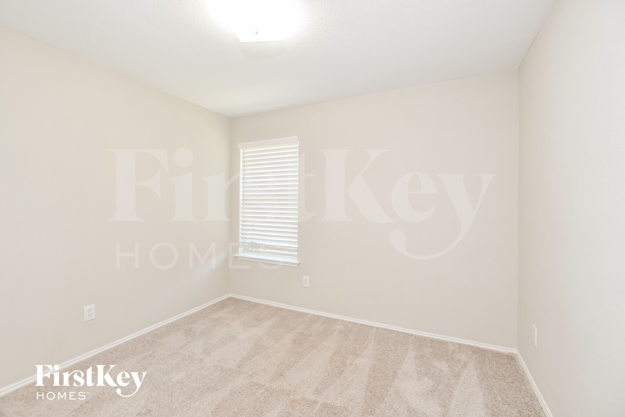 Building Photo - 106 Drake Ln