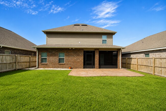 Building Photo - Spacious Pace Home Featuring 4 Bedrooms, 3.5 Baths, Two Living Areas & First-Floor Primary Suite ...