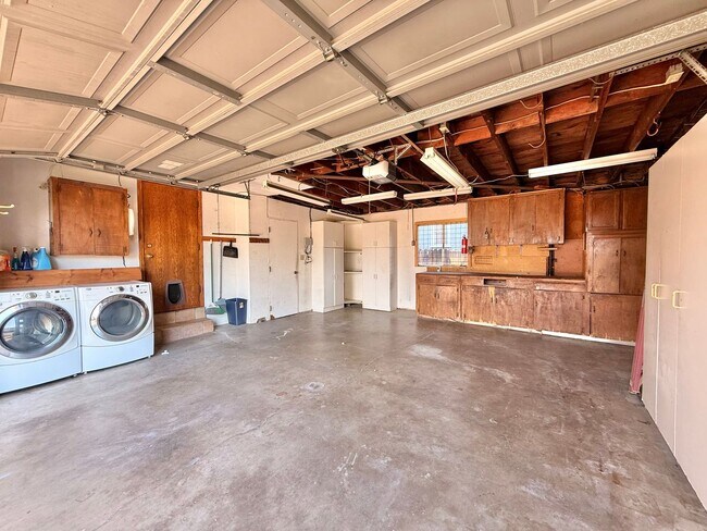 Building Photo - 5616 Marne Ave