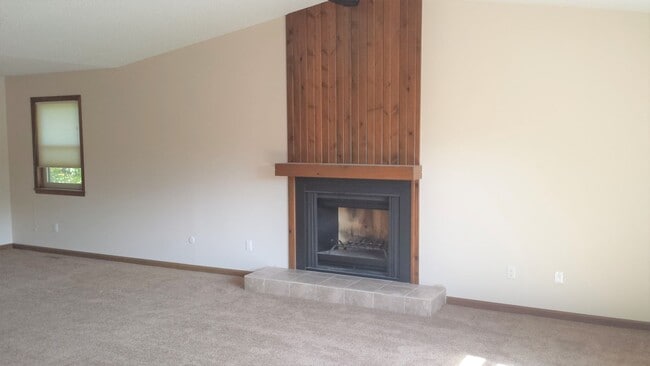 Building Photo - 2700 Dundee Ct