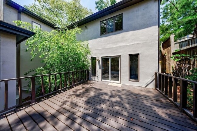 Building Photo - 3491 Roswell Rd NE