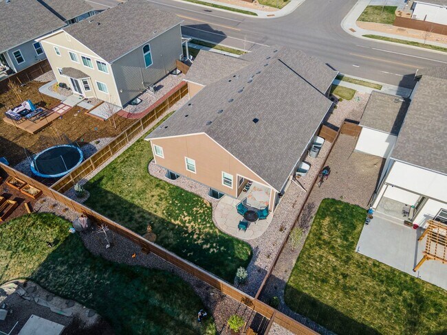 Building Photo - Gorgeous 5 Bed 3 Bath Home in North Loveland!