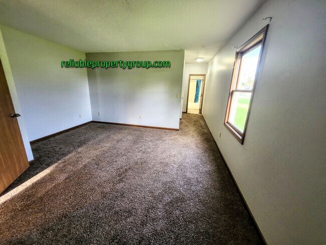 Building Photo - 1417 Lakehurst Dr