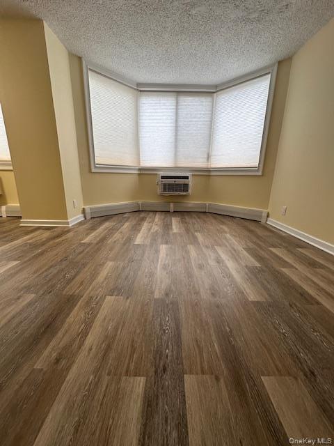 Building Photo - 14 Nosband Ave