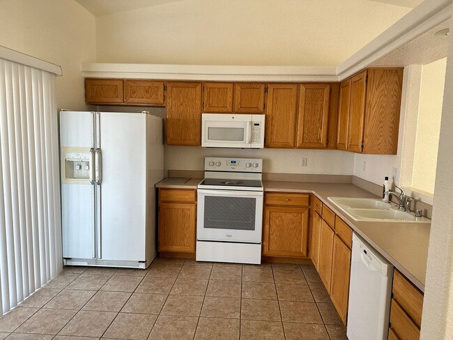 Building Photo - 111 Cypress Dr