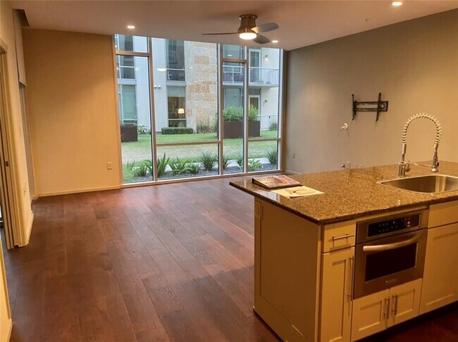Building Photo - 1600 Barton Springs Rd