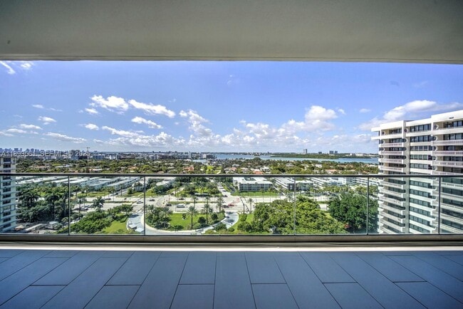 Building Photo - 10203 Collins Ave