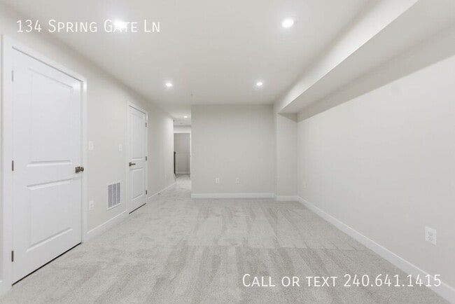 Building Photo - 134 Spring Gate Ln