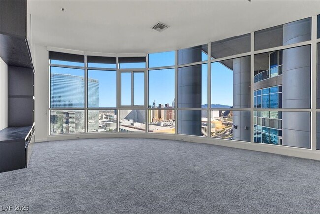 Building Photo - 4525 Dean Martin Dr