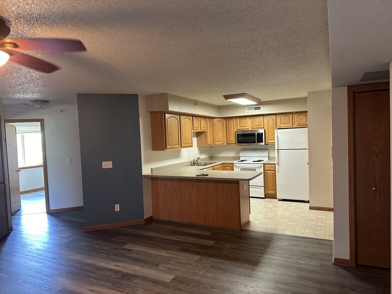 Building Photo - 40 Zeller Ct