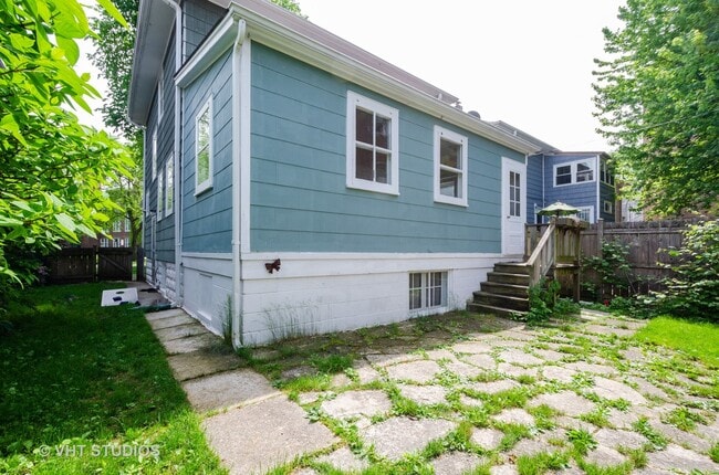 Building Photo - 1813 Lincoln St