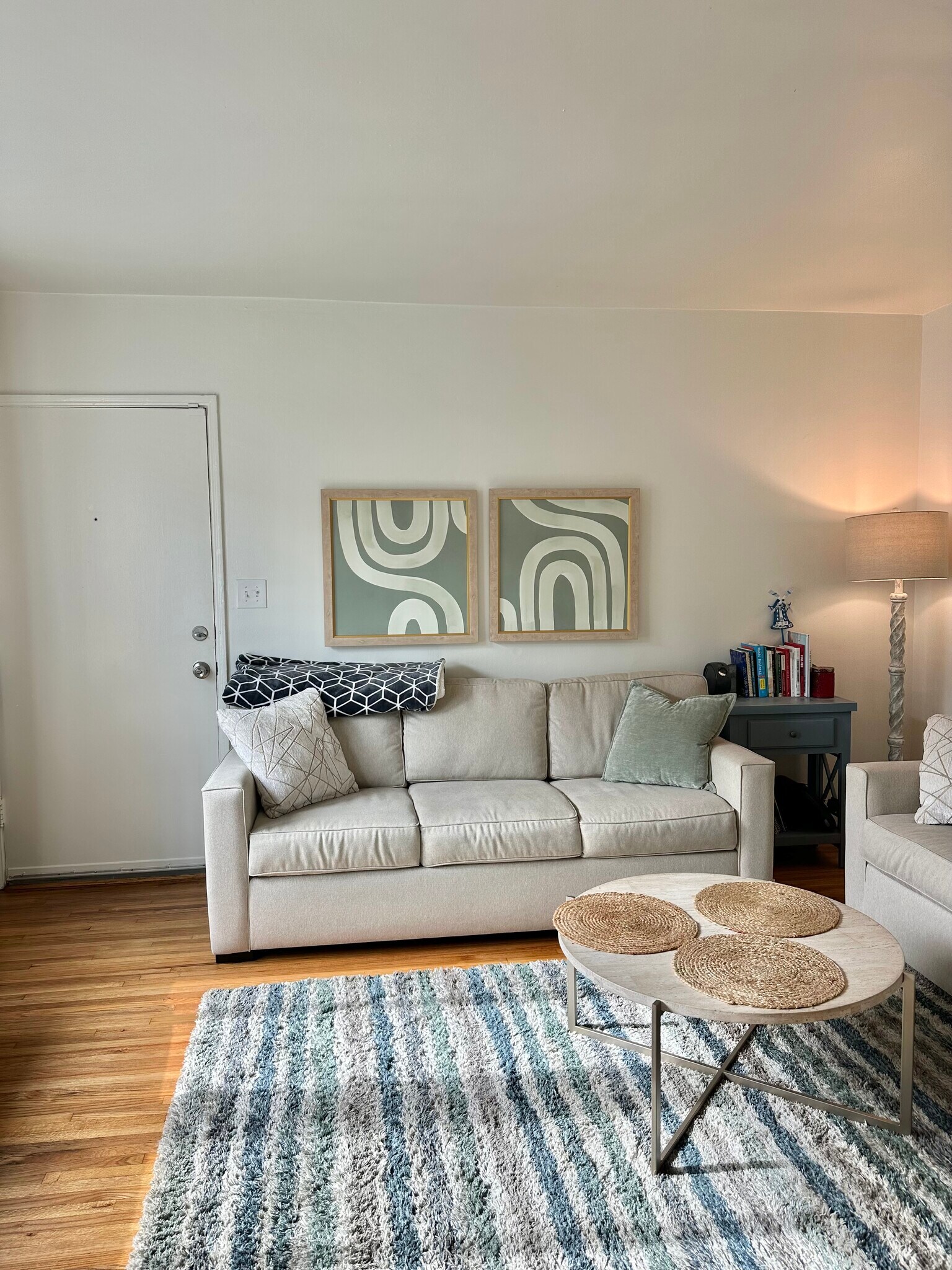 Sunny living room - 1408 18th St