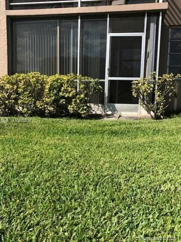 Building Photo - 1911 Sabal Palm Dr