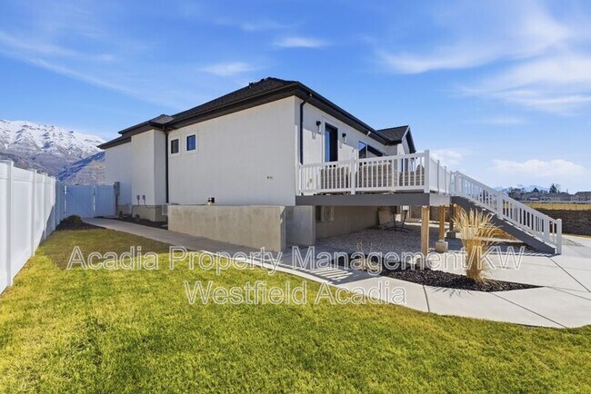 Building Photo - 1437 W Valley Dr