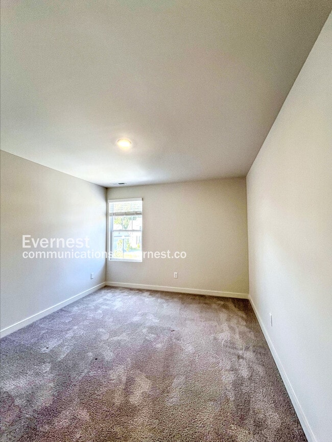 Building Photo - 506 Lyness Dr