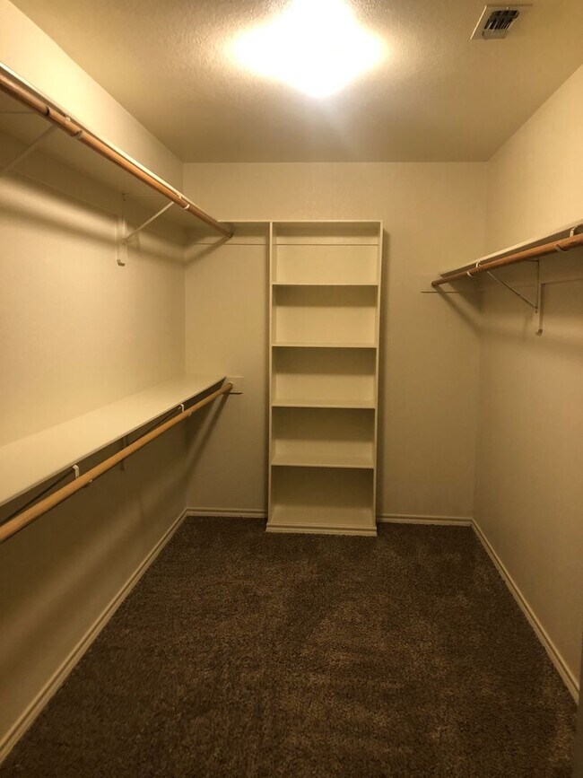Building Photo - Coming Soon!!! One bedroom/attached garage...