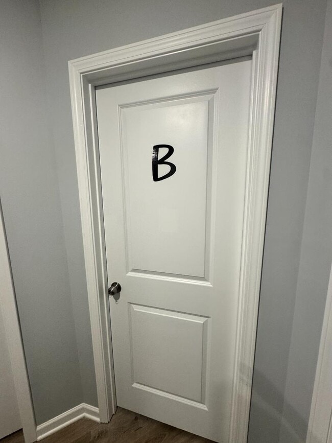 Building Photo - 2611 Carsten Ave